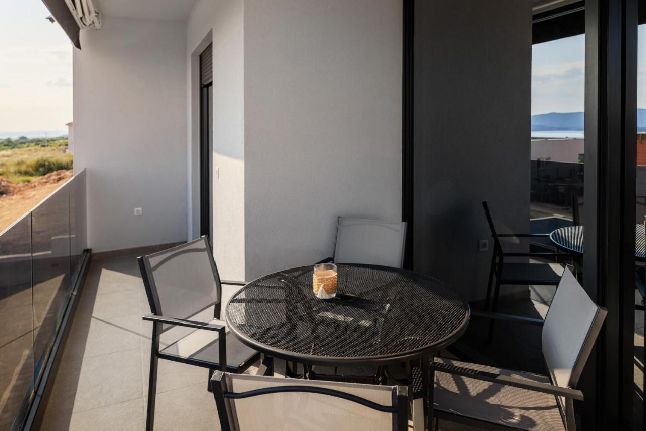 Gizella Apartment *